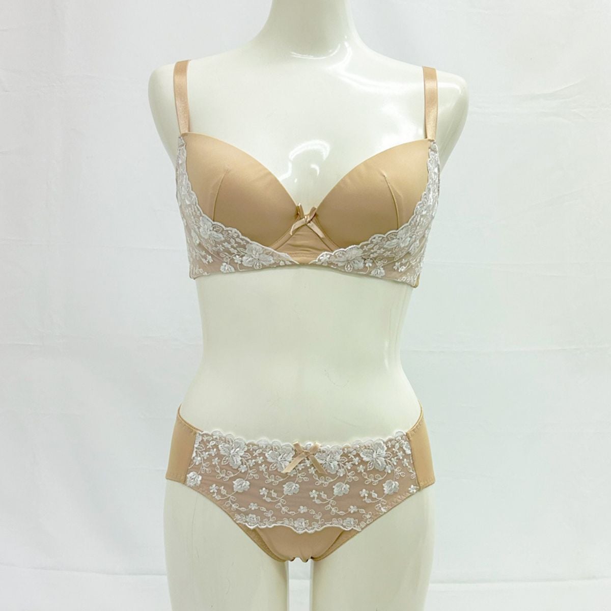 UKB10ワイヤー入りシームレスブラ・ショーツ