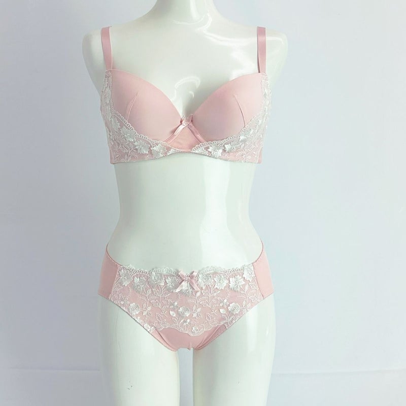 UKB10ワイヤー入りシームレスブラ・ショーツ